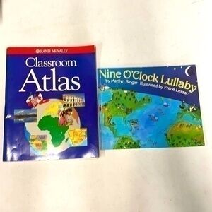 Map Theme Books   Paperback